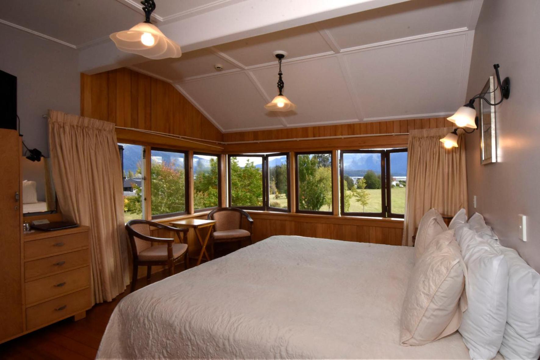 Te Anau Lodge المظهر الخارجي الصورة
